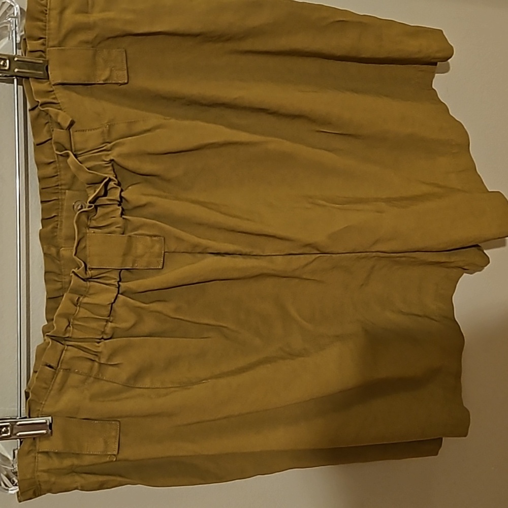 Nine West Khaki Tan Shorts 5 Inch Inseam - Picture 5 of 8